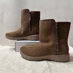 Skechers Tan Winter Boots with Side Fringe